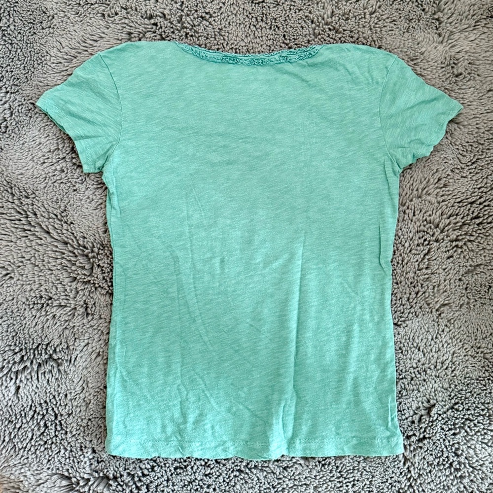EDDIE BAUER 90’S EMBELLISHED NECKLINE TEAL TEE SHIRT // SIZE XS🩵 - Picture 4 of 4